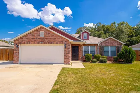 Exterior - 260 Hemlock Dr, Conway, AR 72032 photo 1 of 13