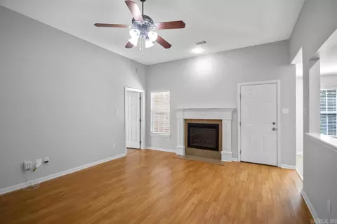 Living - 3978 Eastern Slope Dr, Alexander, AR 72002 photo 2 of 4