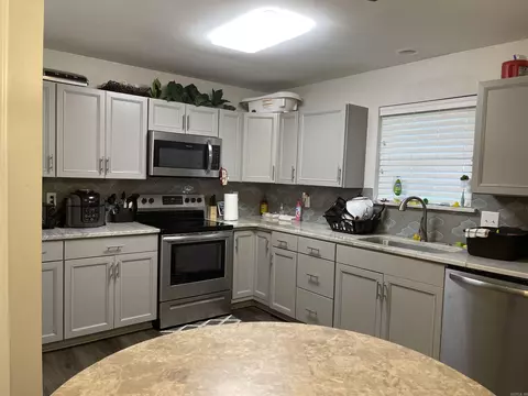 Kitchen - 1004 N Jp Wright Rd, Jacksonville, AR 72076 photo 2 of 4