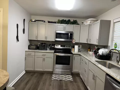 Kitchen - 1004 N Jp Wright Rd, Jacksonville, AR 72076 photo 3 of 4