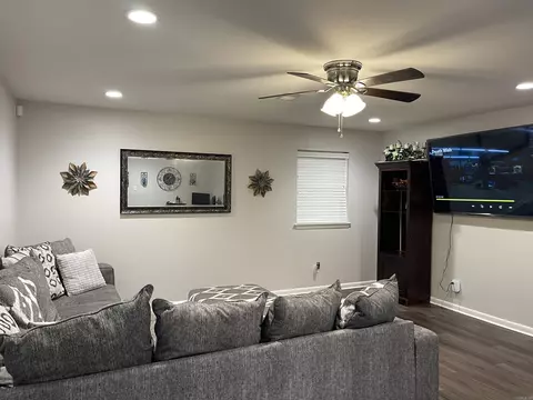 Living - 1004 N Jp Wright Rd, Jacksonville, AR 72076 photo 2 of 2