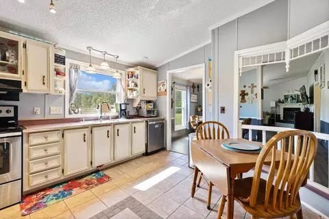 Kitchen - 4533 Driskill Dr, Cabot, AR 72023 photo 3 of 4