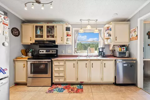 Kitchen - 4533 Driskill Dr, Cabot, AR 72023 photo 2 of 4
