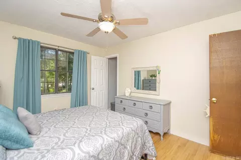 Bedroom - 2003 Doris, Benton, AR 72015 photo 2 of 4