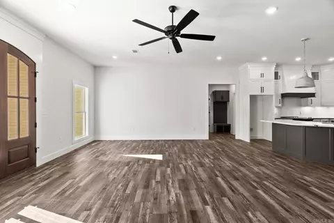 Living - 14 Ules Watson Dr, Greenbrier, AR 72058 photo 3 of 8