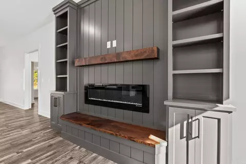 Living - 14 Ules Watson Dr, Greenbrier, AR 72058 photo 6 of 8