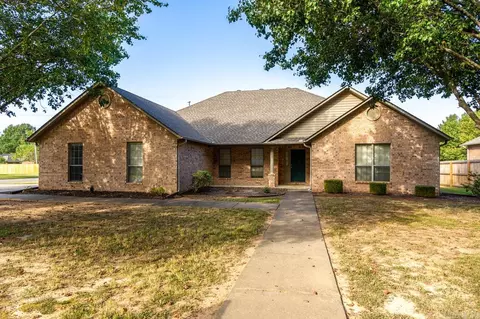 1405 Bermuda St, Conway, AR 72034 photo 2