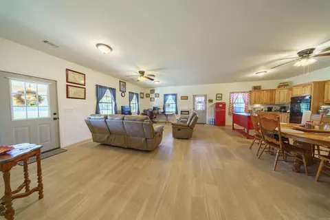 10 Strawberry Valley Rd, Ash Flat, AR 72513 photo 11