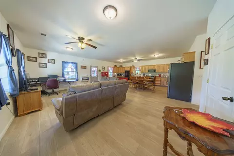 10 Strawberry Valley Rd, Ash Flat, AR 72513 photo 12