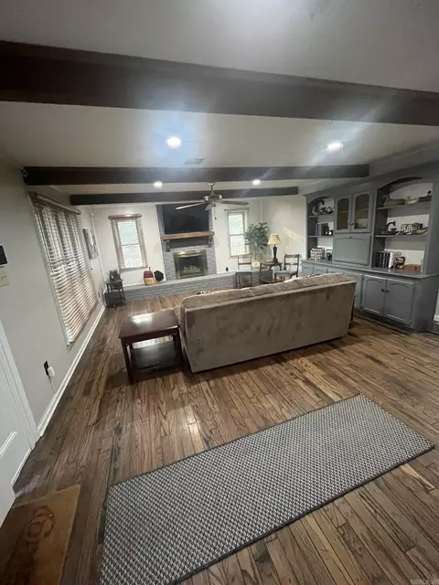 Living - 2 Southern Pines Dr, Pine Bluff, AR 71603 photo 1 of 3