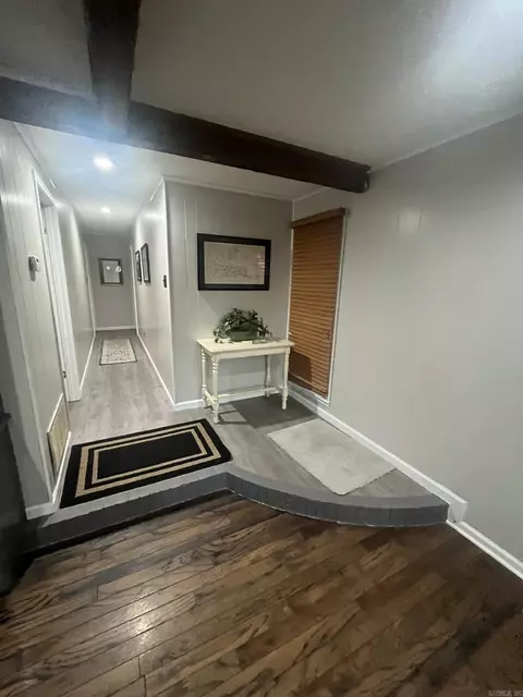 Entry Way - 2 Southern Pines Dr, Pine Bluff, AR 71603 photo 2 of 5