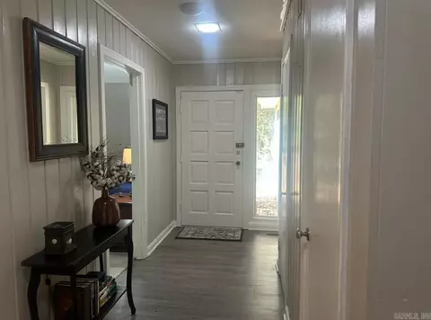 Entry Way - 2 Southern Pines Dr, Pine Bluff, AR 71603 photo 4 of 5