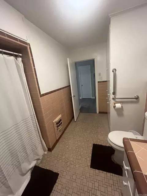 Bath - 2 Southern Pines Dr, Pine Bluff, AR 71603 photo 2 of 5