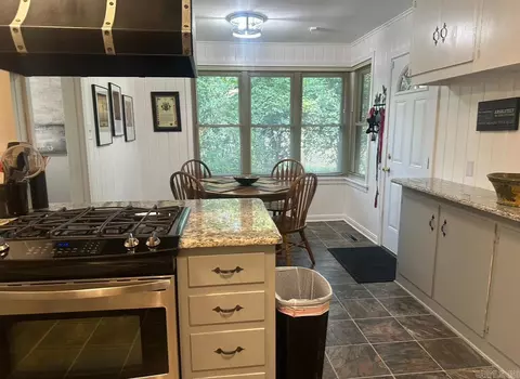 Kitchen - 2 Southern Pines Dr, Pine Bluff, AR 71603 photo 3 of 5