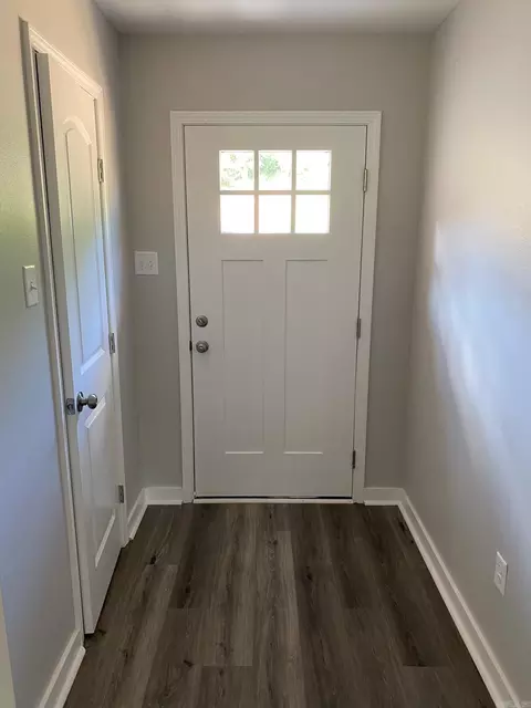 Entry Way - 518 Crepe Myrtle Lp, Cabot, AR 72023 photo 2 of 2