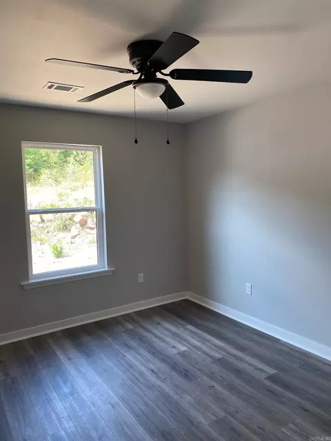 Bedroom - 518 Crepe Myrtle Lp, Cabot, AR 72023 photo 5 of 8