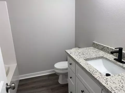Bath - 518 Crepe Myrtle Lp, Cabot, AR 72023 photo 10 of 10