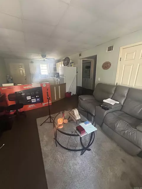 Living - 3 Black Rd, Conway, AR 72032 photo 1 of 2