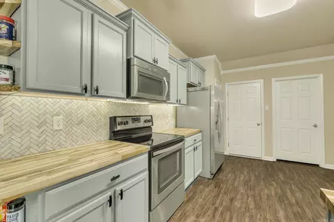 Kitchen - 137 Harvick Cir, Cabot, AR 72023 photo 3 of 6