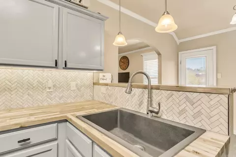 Kitchen - 137 Harvick Cir, Cabot, AR 72023 photo 6 of 6