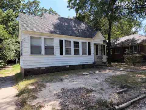 Exterior - 210 W 18th Ave, Pine Bluff, AR 71603 photo 2 of 6