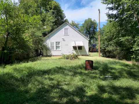Exterior - 210 W 18th Ave, Pine Bluff, AR 71603 photo 3 of 6
