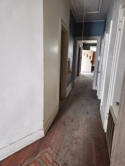 Entry Way - 210 W 18th Ave, Pine Bluff, AR 71603 photo 2 of 2
