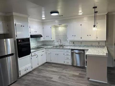 Kitchen - 2600 W 37th Ave, Pine Bluff, AR 71603 photo 1 of 1
