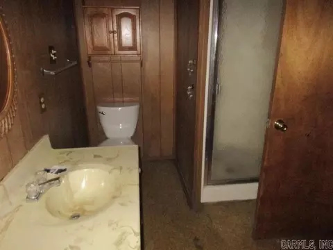Bath - 2202 W 39th, Pine Bluff, AR 71603 photo 3 of 3