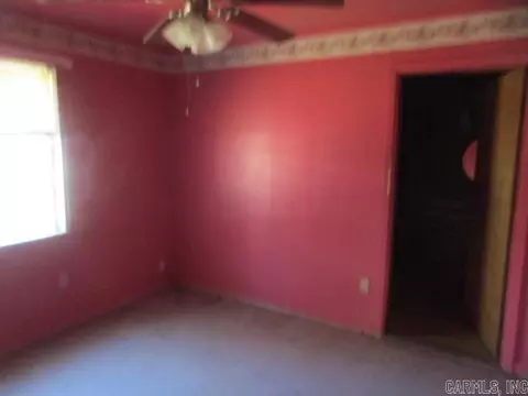 Bedroom - 2202 W 39th, Pine Bluff, AR 71603 photo 4 of 5