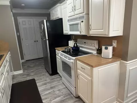Kitchen - 15 Farrah Dr, Ward, AR 72176 photo 4 of 4