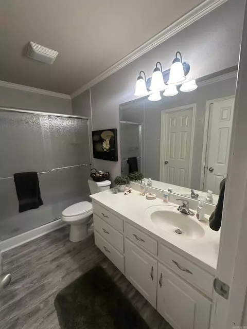 Bath - 15 Farrah Dr, Ward, AR 72176 photo 2 of 5
