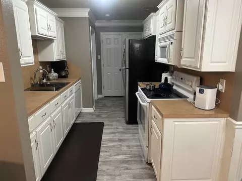 Kitchen - 15 Farrah Dr, Ward, AR 72176 photo 1 of 4