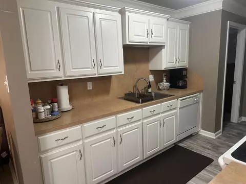 Kitchen - 15 Farrah Dr, Ward, AR 72176 photo 3 of 4