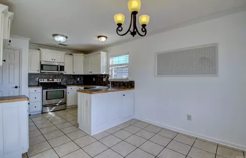 Kitchen - 61 Willow Lake Dr, Ward, AR 72176 photo 1 of 9