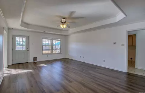 Living - 61 Willow Lake Dr, Ward, AR 72176 photo 3 of 6