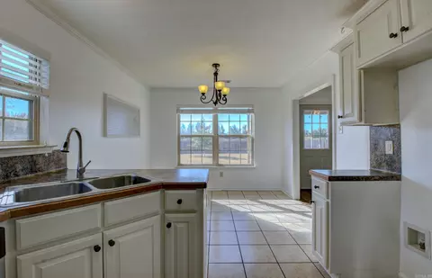 Kitchen - 61 Willow Lake Dr, Ward, AR 72176 photo 6 of 9