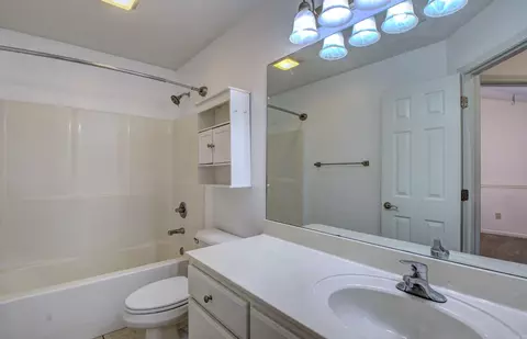 Bath - 61 Willow Lake Dr, Ward, AR 72176 photo 1 of 3