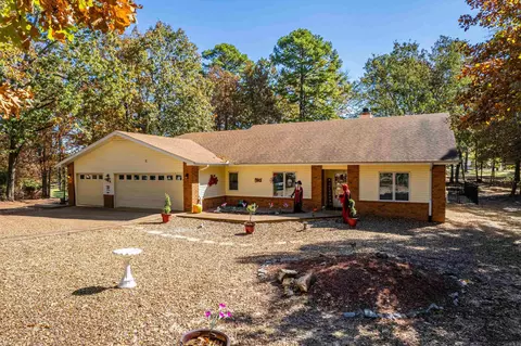 27 Fachado Dr, Hot Springs Village, AR 71909