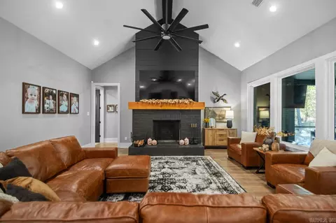 4233 Brody Xing, Benton, AR 72015 photo 18
