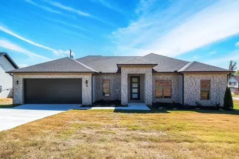 11 Old Forge Ct, Little Rock, AR 72227