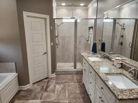 Bath - 225 Mayberry Dr, Cabot, AR 72023 photo 1 of 3