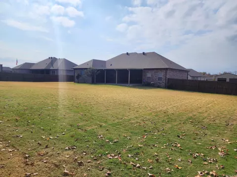 Exterior - 225 Mayberry Dr, Cabot, AR 72023 photo 5 of 7