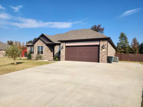 Exterior - 225 Mayberry Dr, Cabot, AR 72023 photo 3 of 7