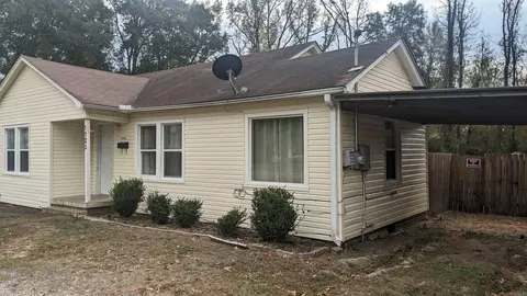 Exterior - 1125 E Mill St, Malvern, AR 72104 photo 3 of 5
