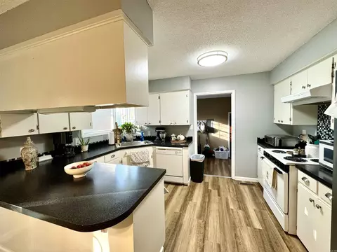 Kitchen - 38 Harris St, Melbourne, AR 72556 photo 2 of 2