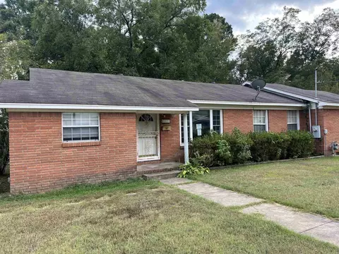 1117 Pine Bluff St, Malvern, AR 72104 photo 1