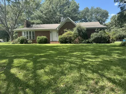 2315 N Lakeshore Dr, Lake Village, AR 71653