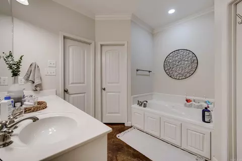 Bath - 5110 Trinity Xing, Conway, AR 72034 photo 1 of 5