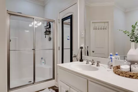 Bath - 5110 Trinity Xing, Conway, AR 72034 photo 3 of 5